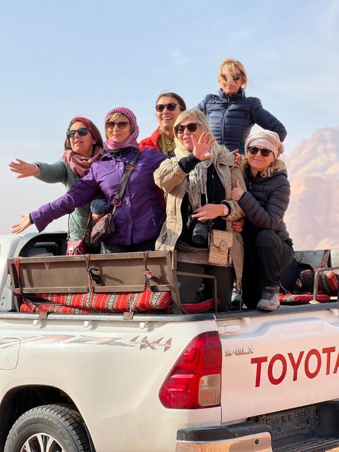 Wadi Rum Sunset Camp Exterior photo