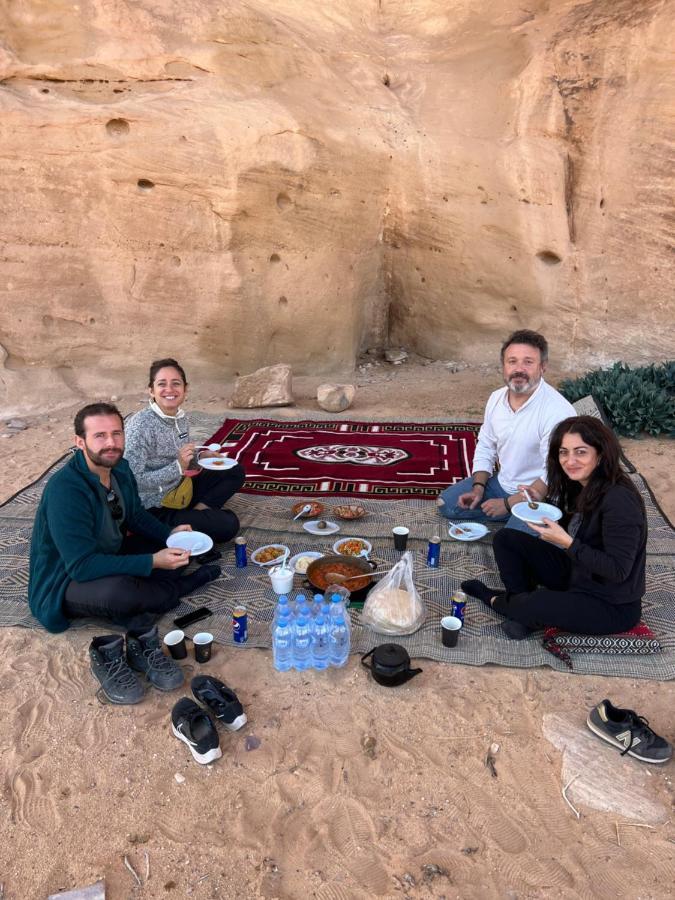 Wadi Rum Sunset Camp Exterior photo