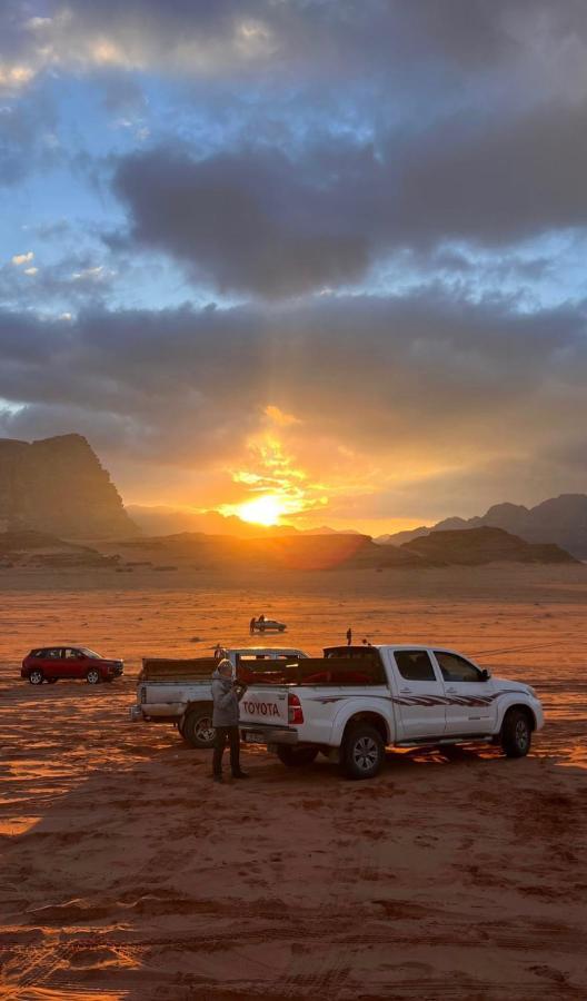 Wadi Rum Sunset Camp Exterior photo